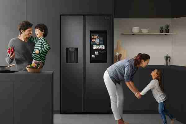Qué puedes (y qué no puedes) hacer con una nevera conectada: guía de compra de frigoríficos inteligentes con modelos desde 600 euros